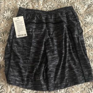 Lululemon pace breaker 9” lined NWT